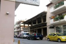 Τρία ημιτελή καταστήματα στη περιοχή της Βέροιας