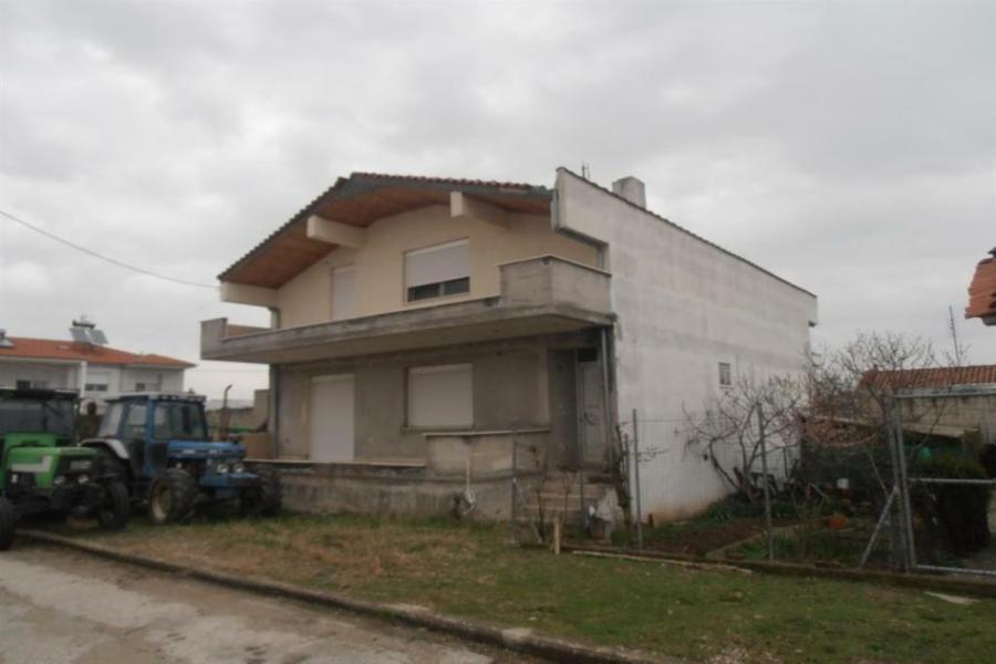 Διώροφο κτίριο στην Ορεστιάδα