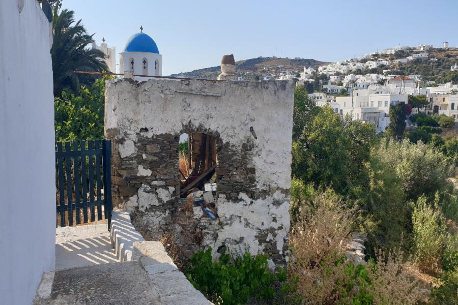 Land plot Location Pano Petali, Municipality of Sifno, Regional Unit of Cyclades