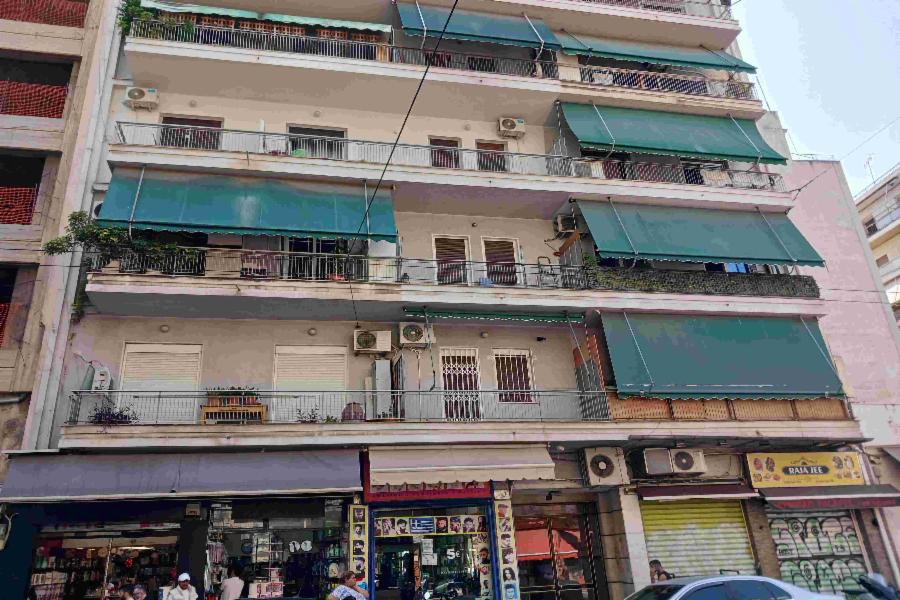 Κατάστημα με αποθήκη στην Αθήνα 