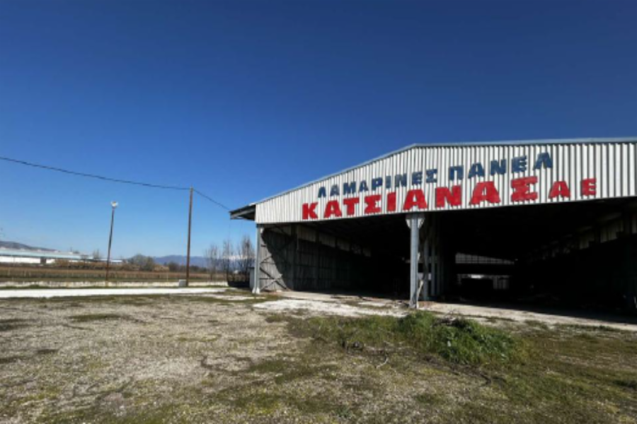 Βιοτεχνικό κτίριο στο Τύρναβο